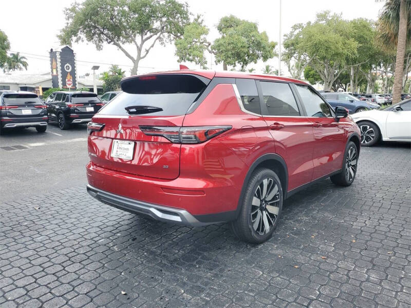 2025 Mitsubishi Outlander SE