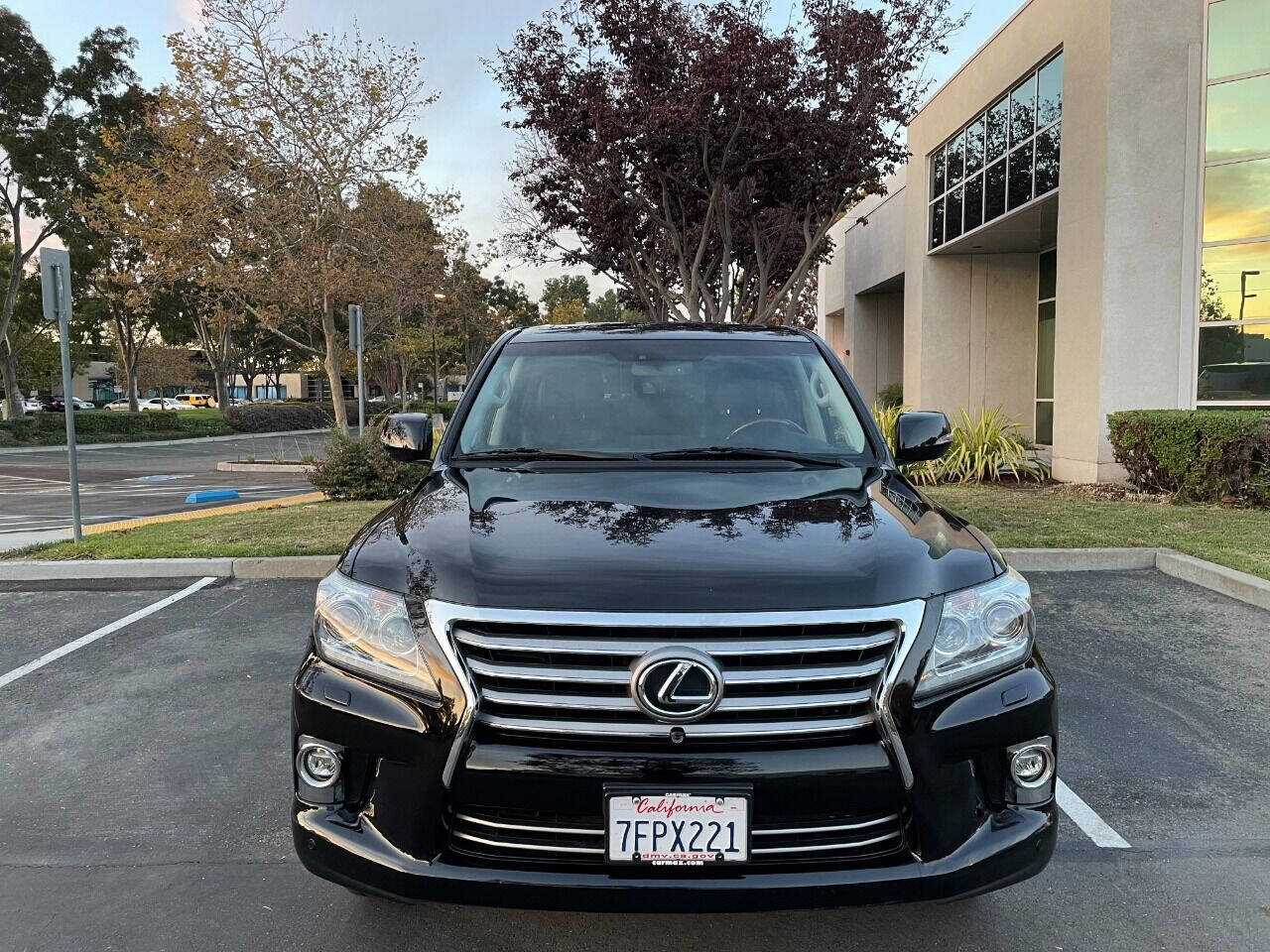 Lexus 570 2014