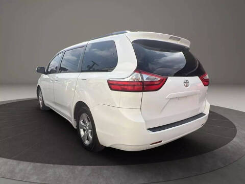 2017 Toyota Sienna