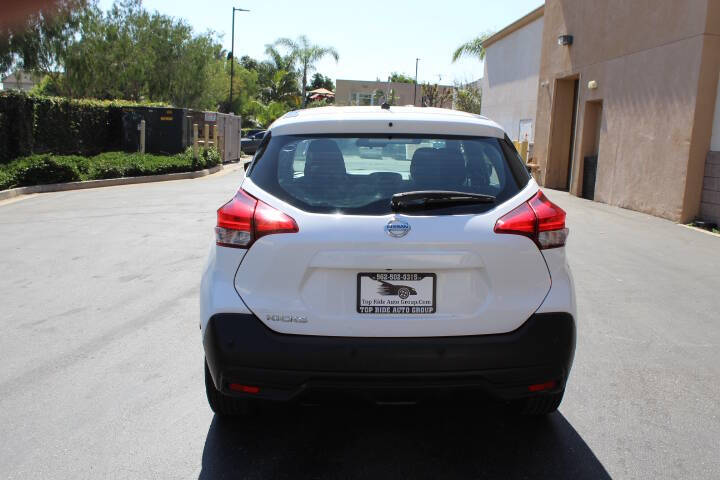 2020 Nissan Kicks S