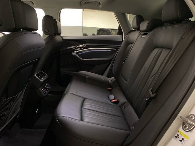 2024 Audi Q8 e-tron quattro Premium Plus