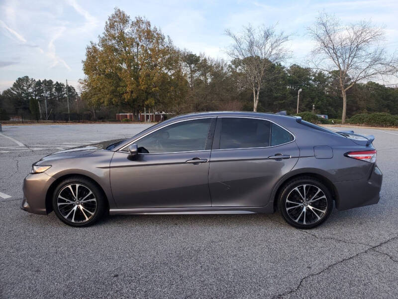 2020 Toyota Camry SE