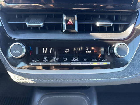 2025 Toyota Corolla Hatchback SE