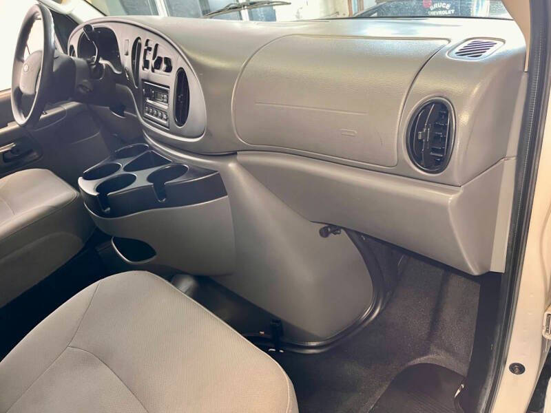 2006 Ford E-Series E-350 SD XLT
