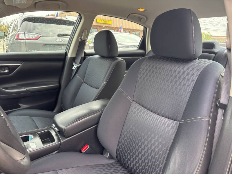 2017 Nissan Altima S - Photo 15