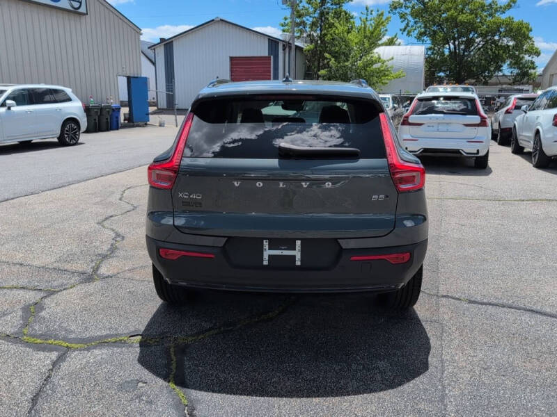 2026 Volvo XC40 B5 Plus