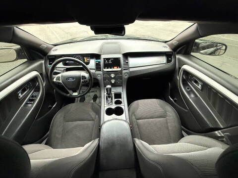 2018 Ford Taurus SEL