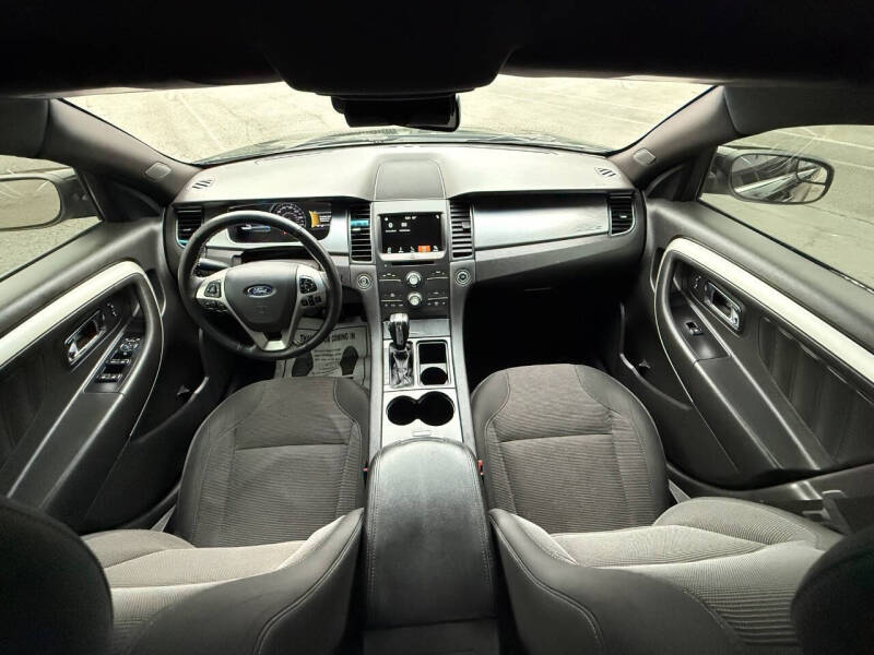 2018 Ford Taurus SEL