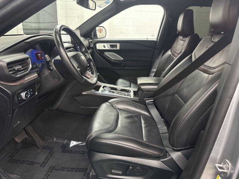 2022 Ford Explorer Platinum