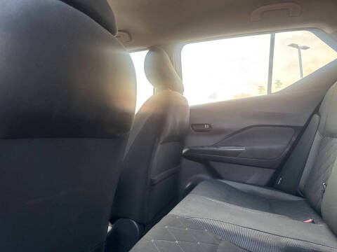 2020 Nissan Kicks S