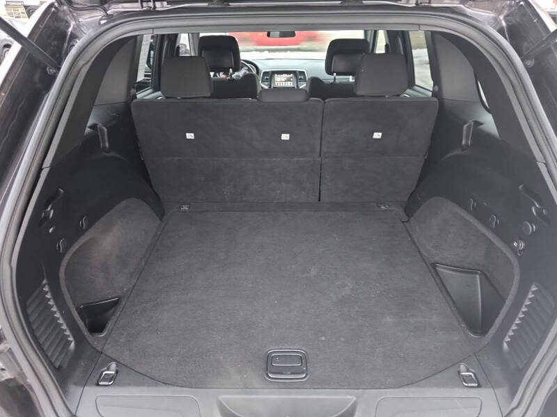 2019 Jeep Grand Cherokee Laredo