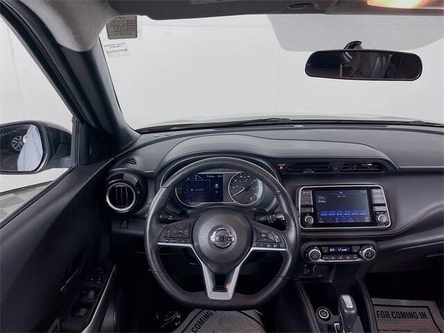 2019 Nissan Kicks SR