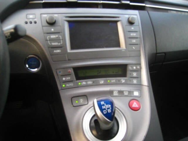 2014 Toyota Prius Two photo 8