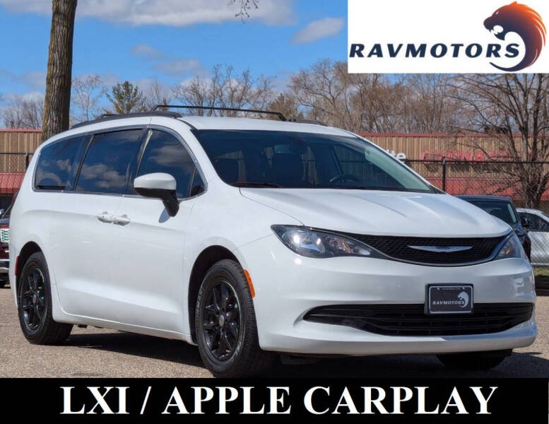 2020 Chrysler Voyager's photo