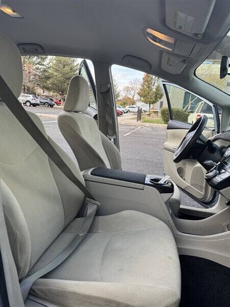 2012 Toyota Prius v Two