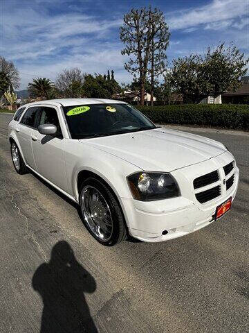 2006 Dodge Magnum SE