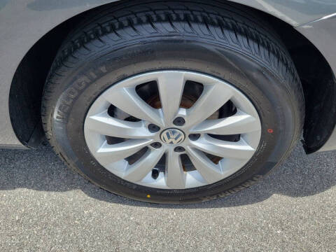 2019 Volkswagen Beetle 2.0T S