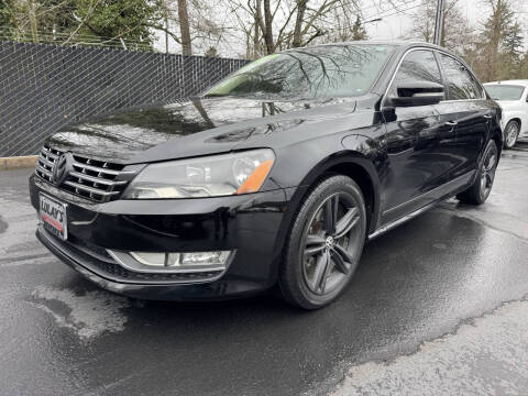 2013 Volkswagen Passat for sale at LULAY'S CAR CONNECTION in Salem OR