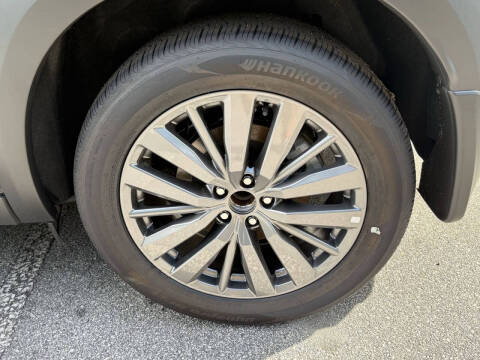 2025 Nissan Pathfinder SL