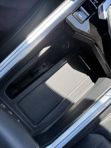 2019 Audi e-tron quattro Prestige