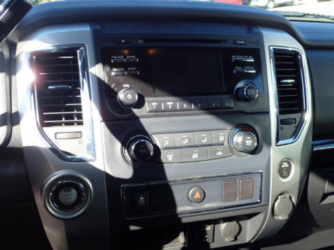 2017 Nissan Titan SV