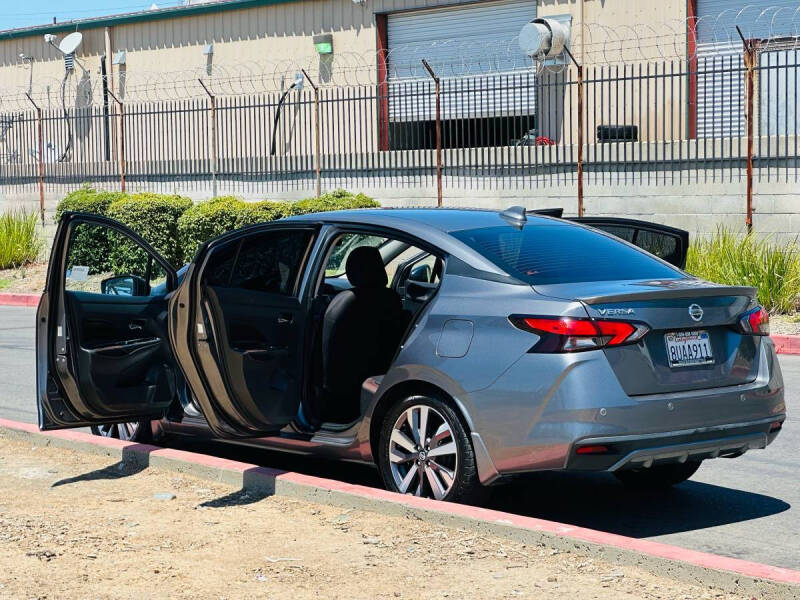 2020 Nissan Versa SR