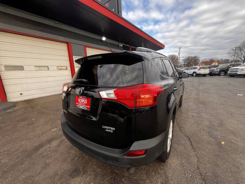 2015 Toyota RAV4 Limited photo 18