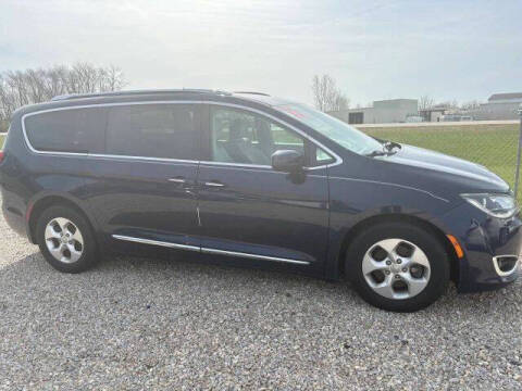 2017 Chrysler Pacifica Touring-L Plus