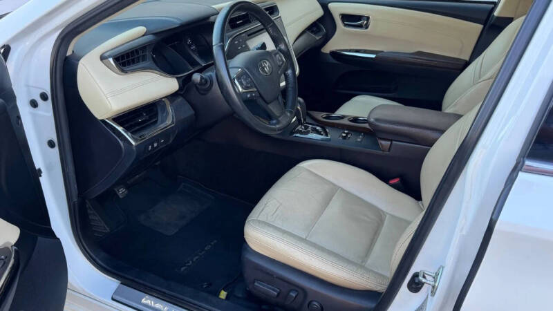 2016 Toyota Avalon Hybrid XLE Premium