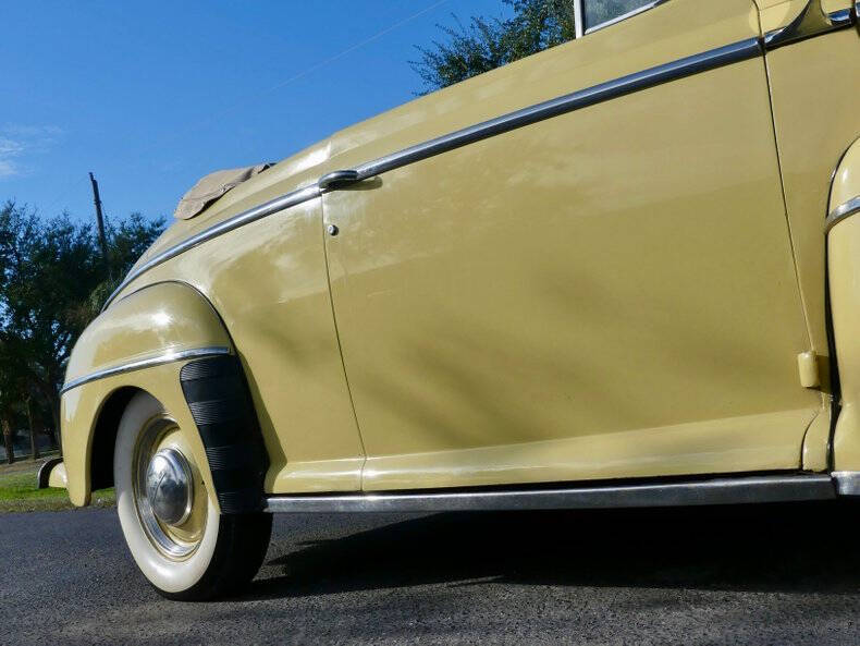 1948 Ford Super Deluxe