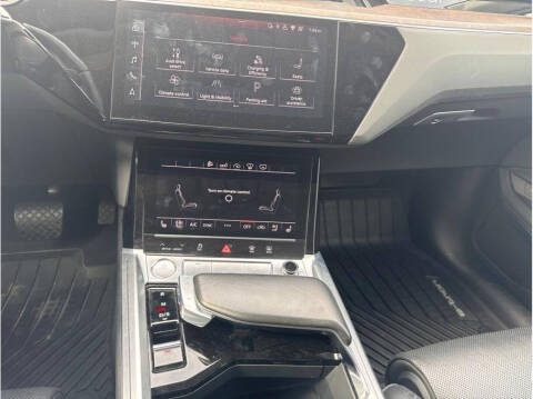 2019 Audi e-tron quattro Prestige