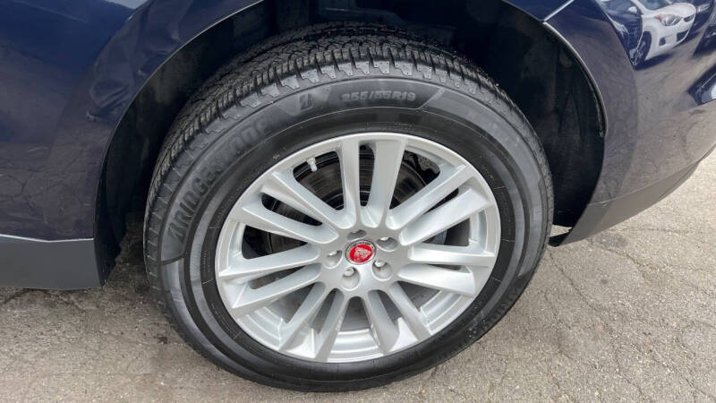 2017 Jaguar F-PACE 35t Prestige