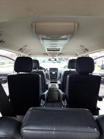 2013 Chrysler Town and Country Touring