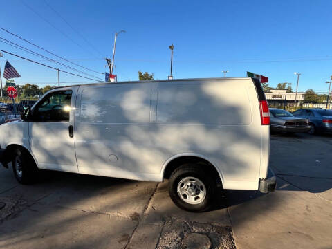 2017 Chevrolet Express 2500