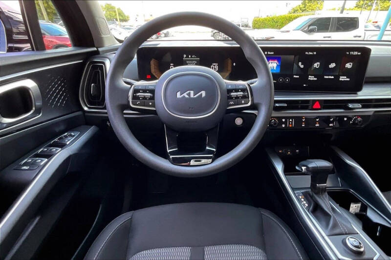 2025 Kia Sorento LX