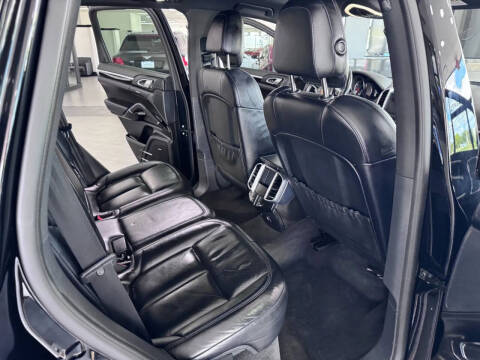 2018 Porsche Cayenne Platinum Edition