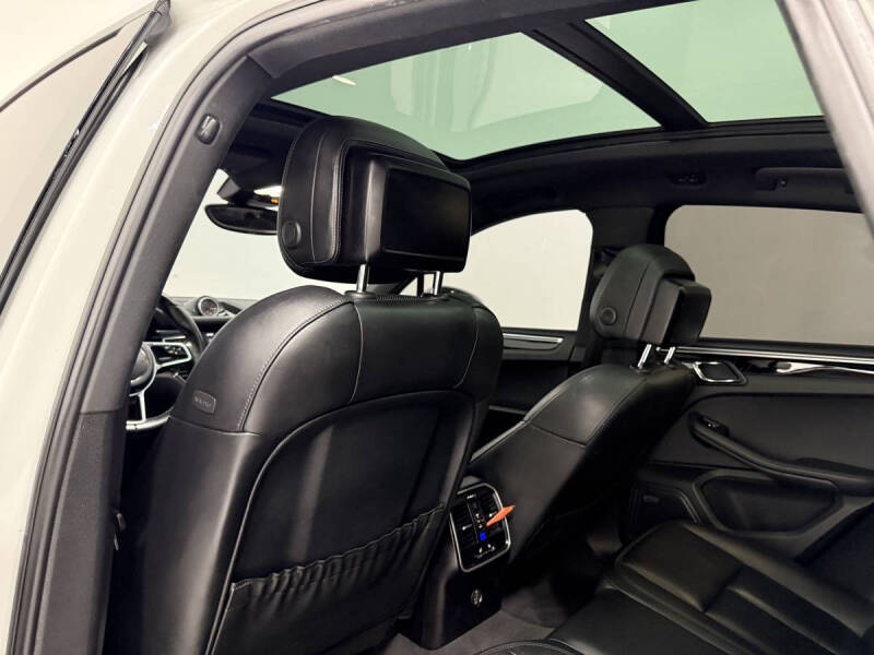 2017 Porsche Macan