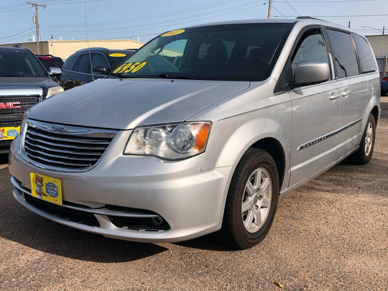 2011 Chrysler Town and Country for sale at El Tucanazo Auto Sales in Grand Island NE