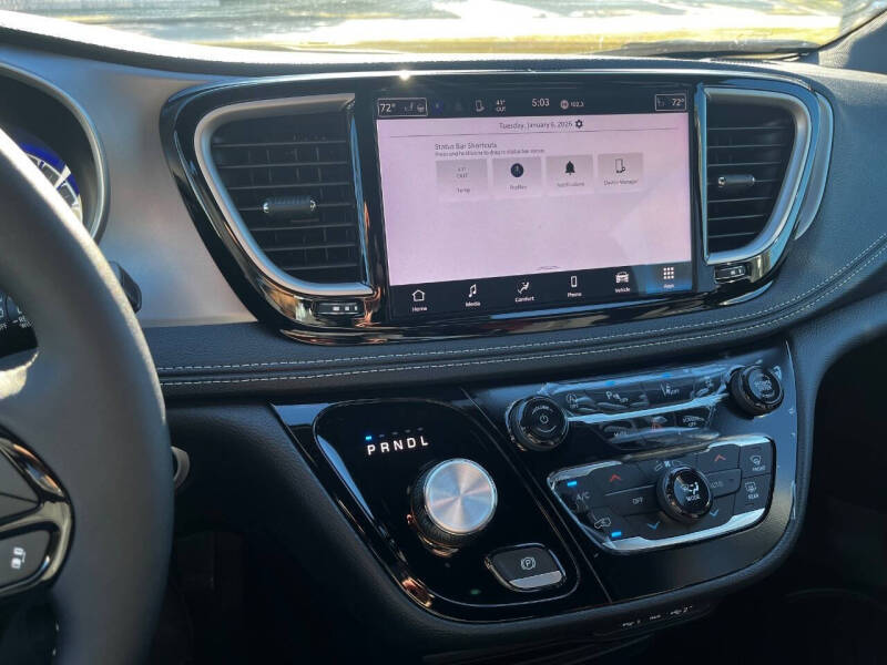 2024 Chrysler Pacifica Touring