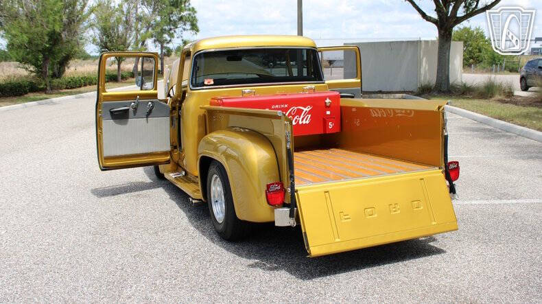1956 Ford F-100