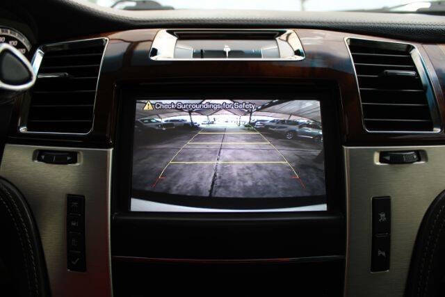 2011 Cadillac Escalade Platinum Edition