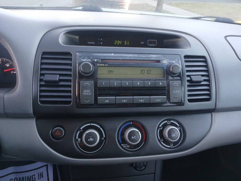 2005 Toyota Camry LE