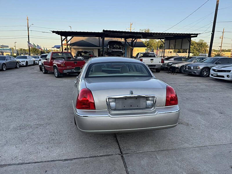 2007 Lincoln Town Car Signature