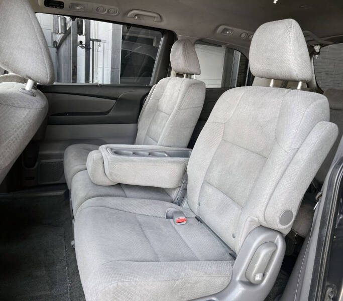 2015 Honda Odyssey EX photo 15