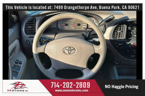 2003 Toyota Sequoia SR5