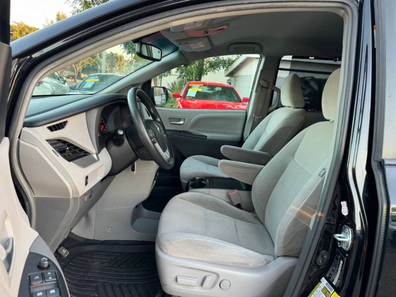 2017 Toyota Sienna