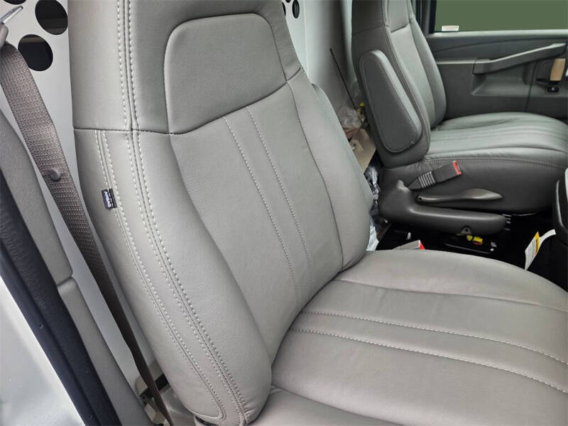 2025 Chevrolet Express 2500