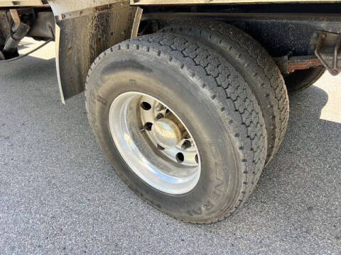 2004 Ford F-750 Super Duty