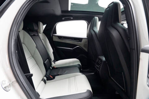 2024 Porsche Cayenne Coupe