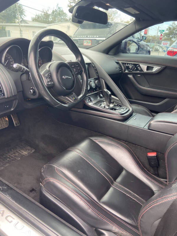 2016 Jaguar F-TYPE R